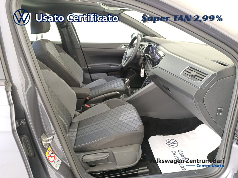 Volkswagen Taigo 1.0 tsi r-line 115cv - 23