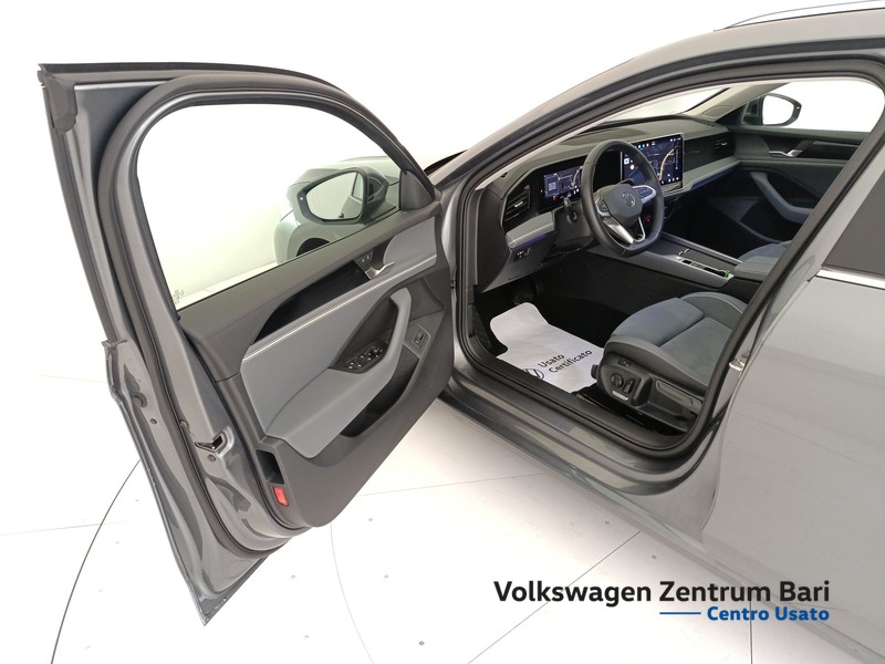 Volkswagen Passat 2.0 tdi scr business 150cv dsg - 13