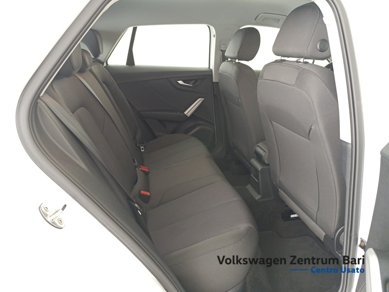 Audi Q2 35 2.0 tdi business s-tronic - 19
