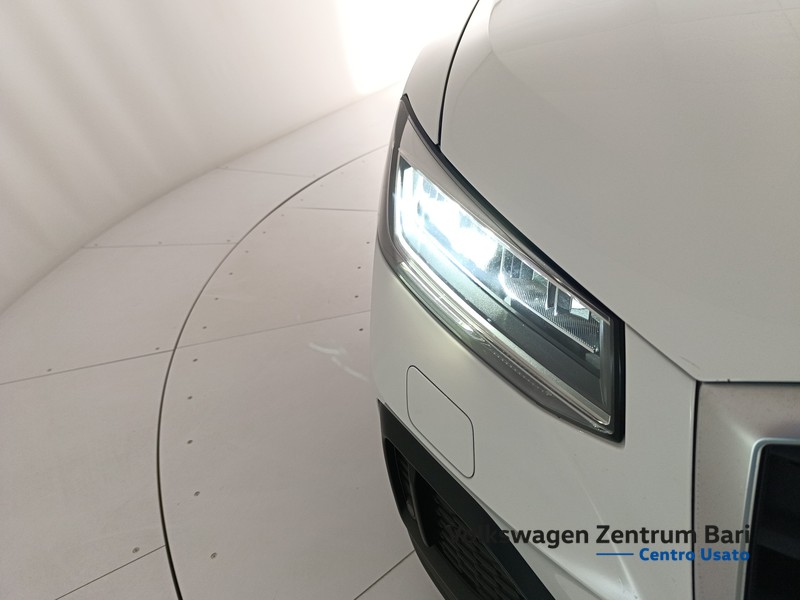 Audi Q2 30 2.0 tdi business s-tronic - 18