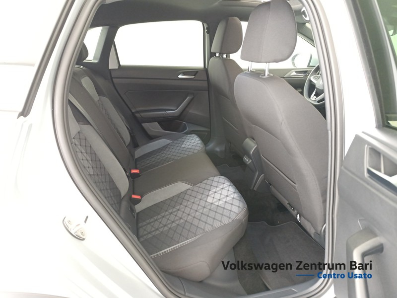 Volkswagen Taigo 1.0 tsi r-line 115cv - 24
