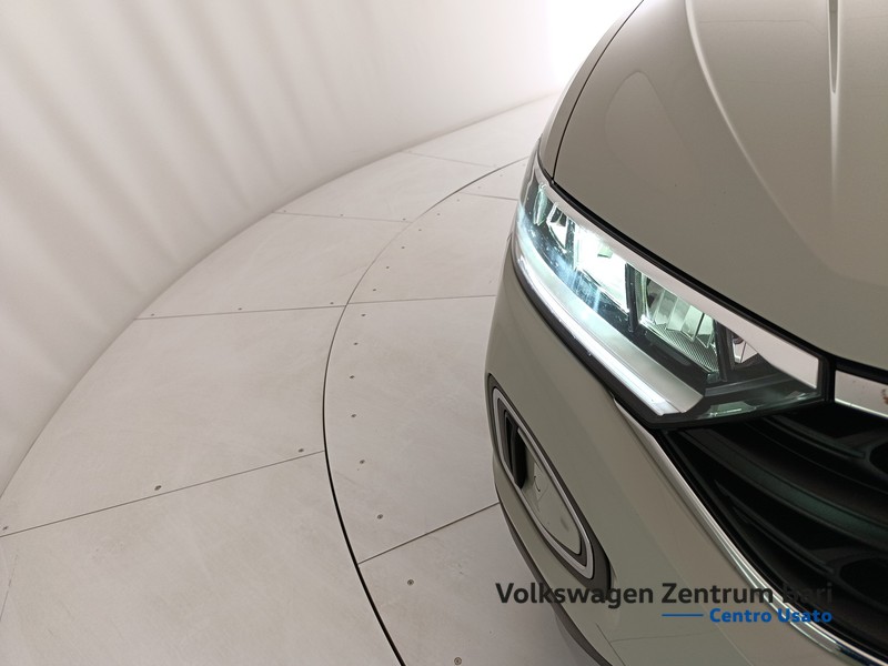 Volkswagen T-Roc 1.0 tsi life 110cv - 22