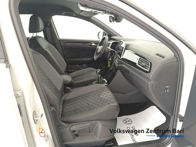 Volkswagen T-Roc 1.0 tsi r-line 110cv - 23